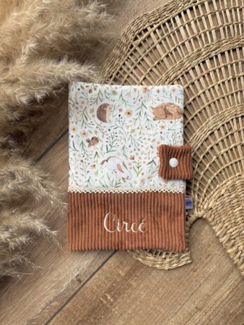 Protège carnet de santé personnalisé – Animaux de la forêt