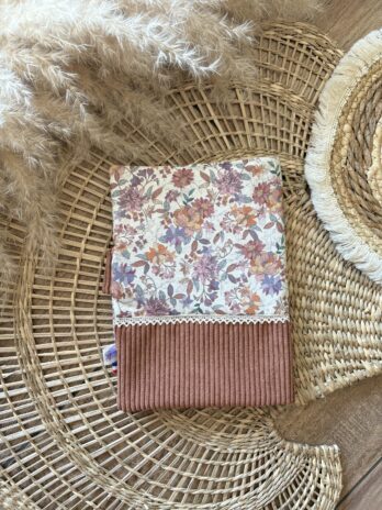 Protège carnet de santé personnalisé – Fleurs vintages