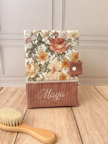 Protège carnet de santé personnalisé – Ava