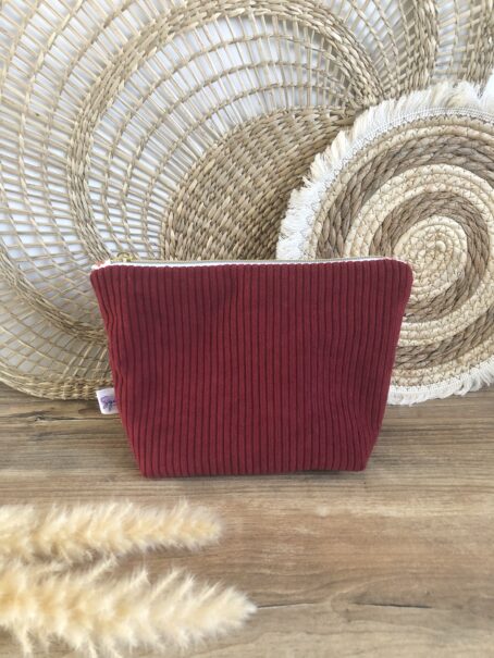Trousse Personnalisée en Velours Côtelé Rouge Bordeaux – Image 4