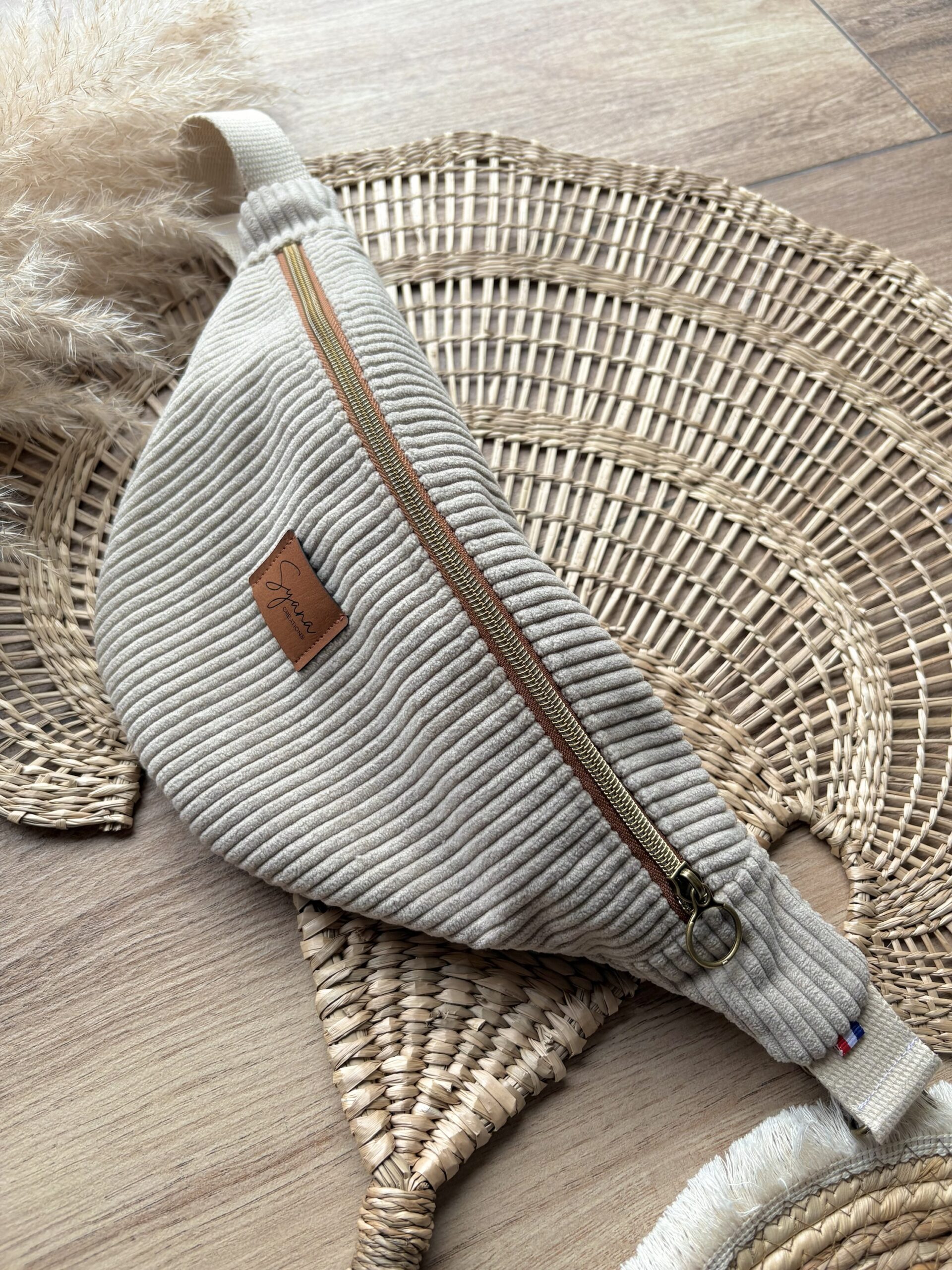 Sac Banane Velours Côtelé Taupe - Homme – Image 3